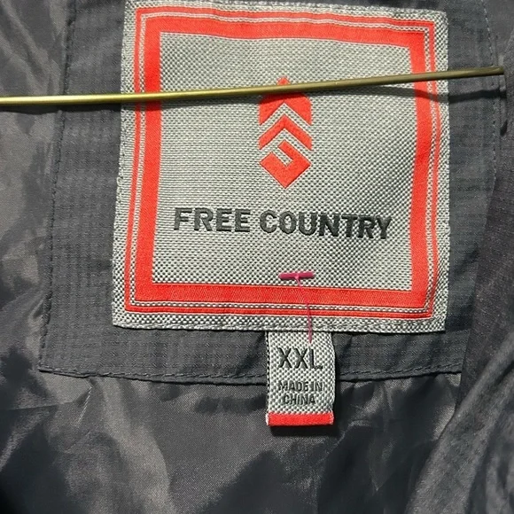 Free Country Men’s Plus Size Black Puffer Jacket - Picture 3 of 10